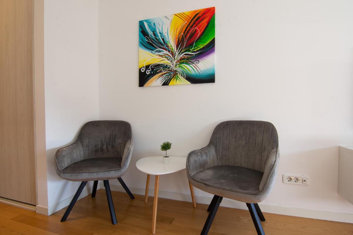 A Blok New Modern - Free garage parking, comfortable, quiet with a park view - Housity