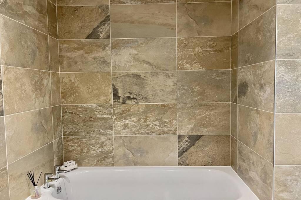 Lavender Apartment - Spacious apartment close to the beach - Housity