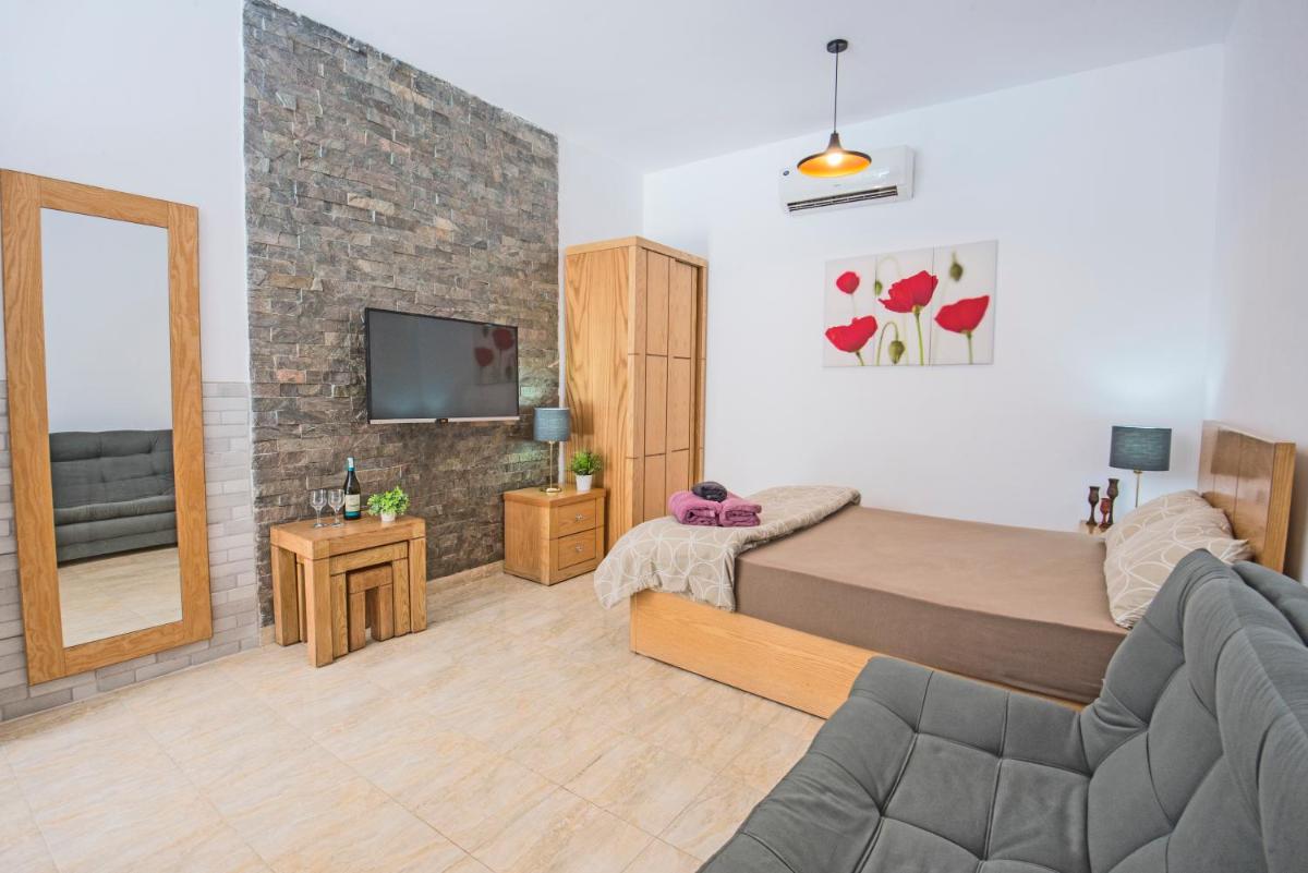 Poolside With Patio Near El Gouna - 2 x Large Pools & Kitchen - European Standards - Tiba Resort P4 - Housity