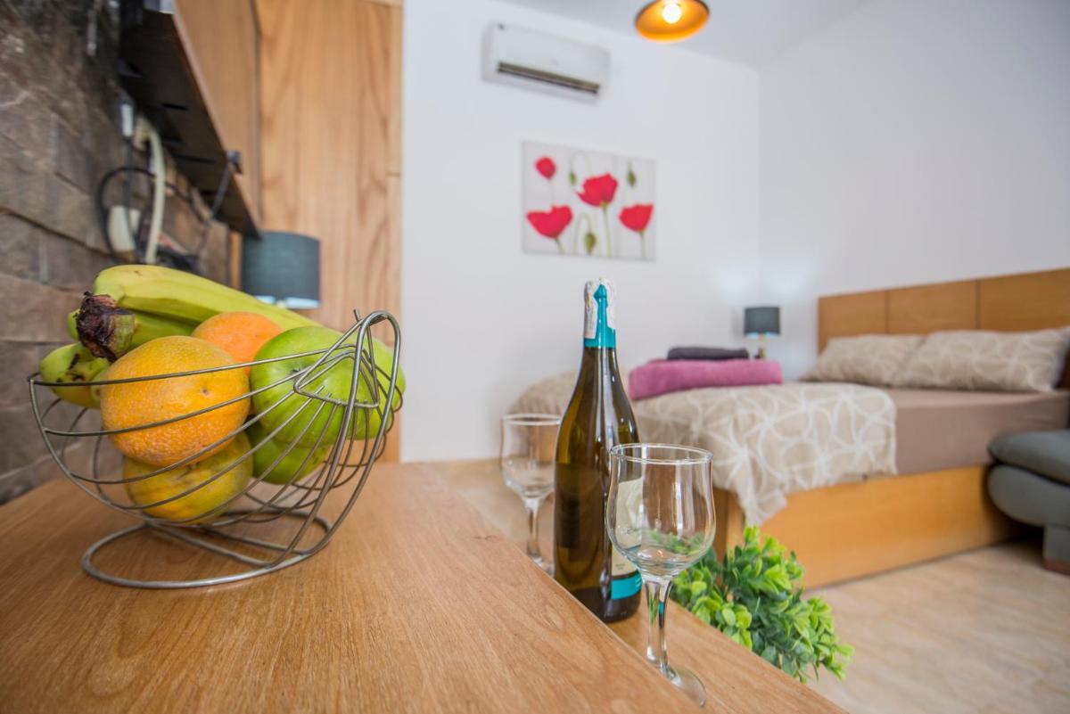 Poolside With Patio Near El Gouna - 2 x Large Pools & Kitchen - European Standards - Tiba Resort P4 - Housity