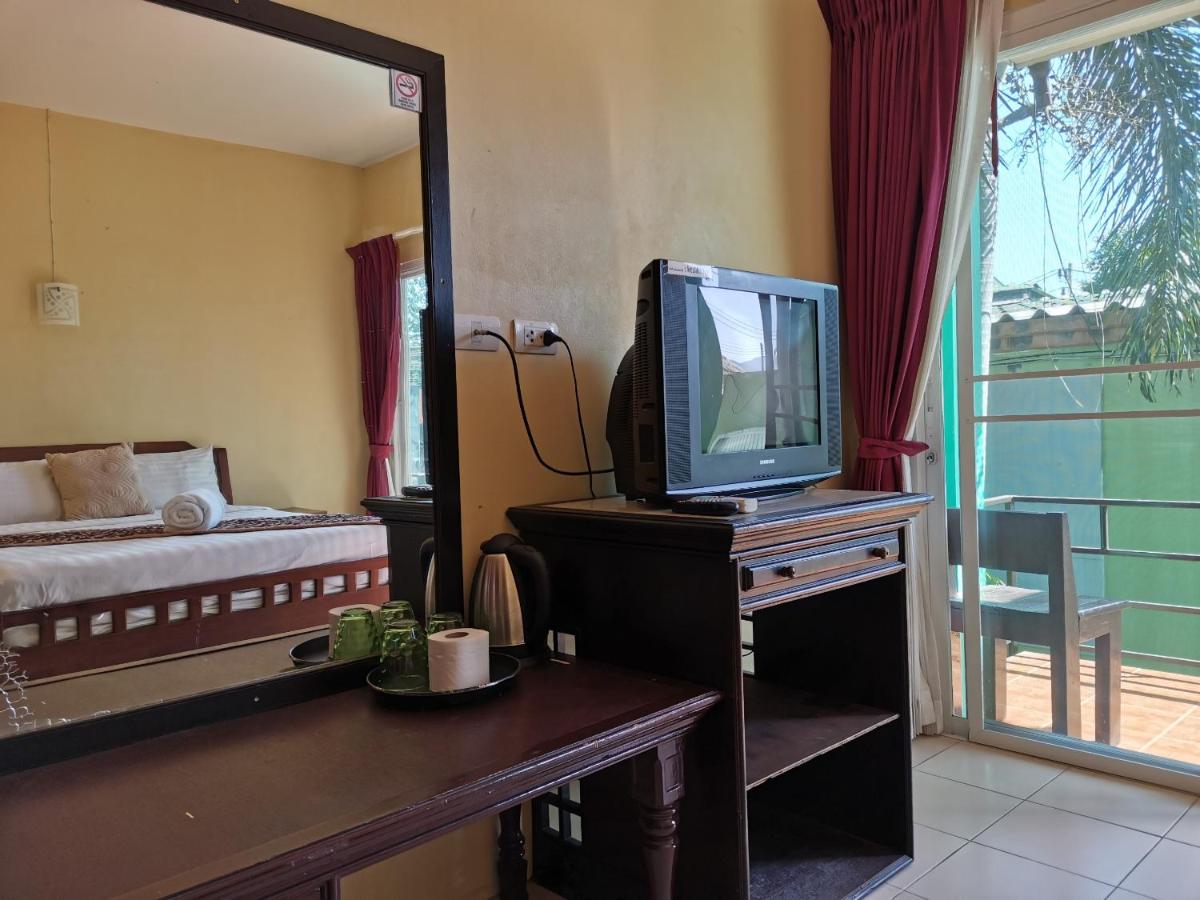Serene Villa Phuket - Housity