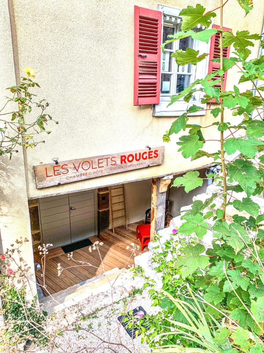 Les Volets Rouges - Housity