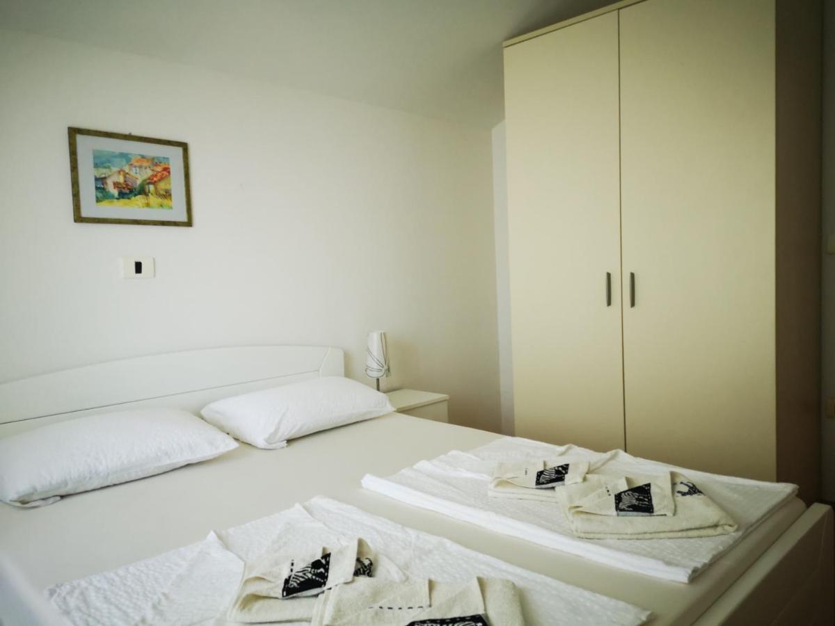 Apartma Čeh - Housity