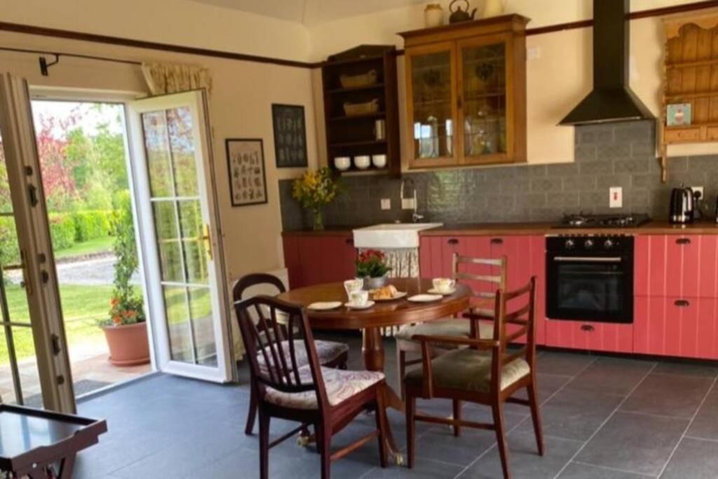 Yellow Heights Accommodation - Housity