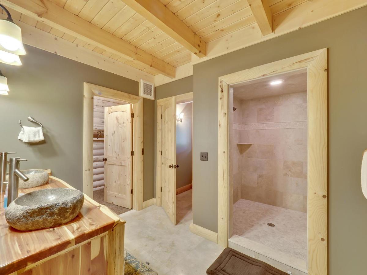 Heavenly Hilltop - Housity