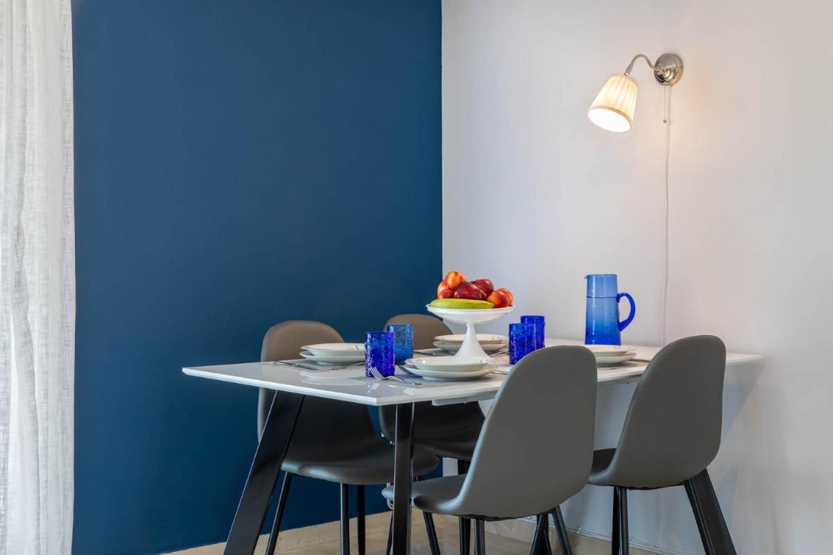 Four Seasons Sea View Apartment - Housity