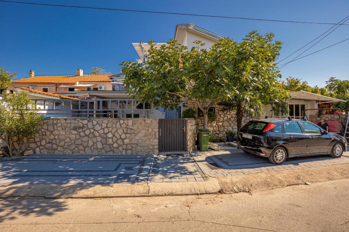 Apartments Lapis - Housity