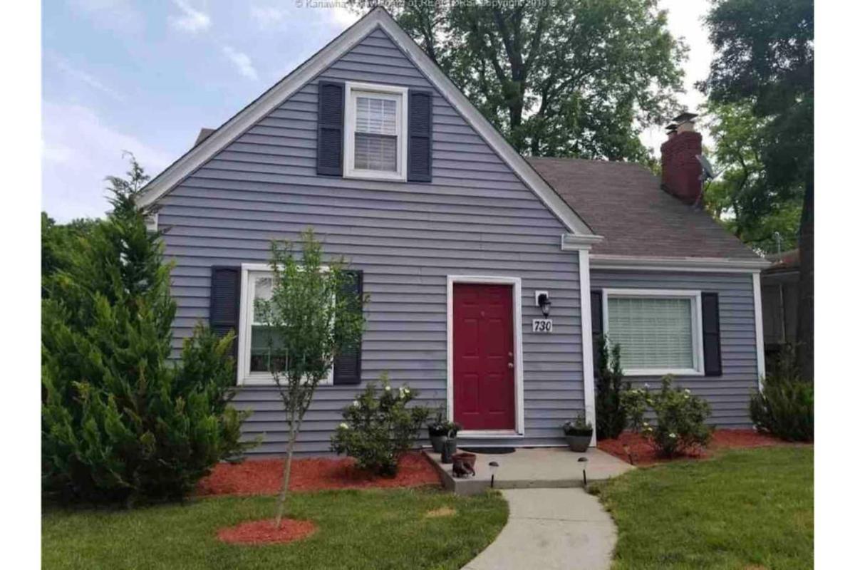 Quaint, Comfy, Close & Convenient - Housity