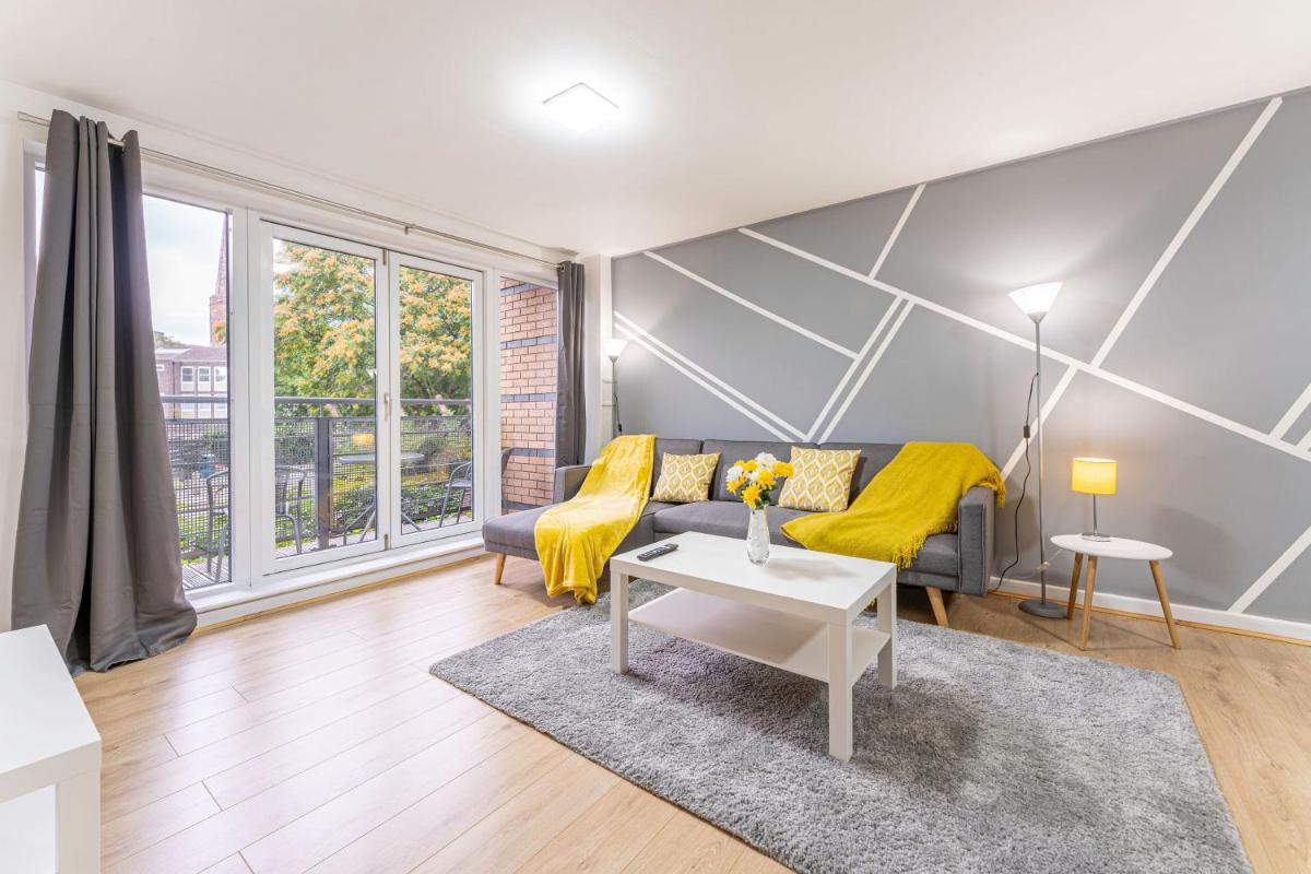 Riley House Spacious City Apartment - Housity