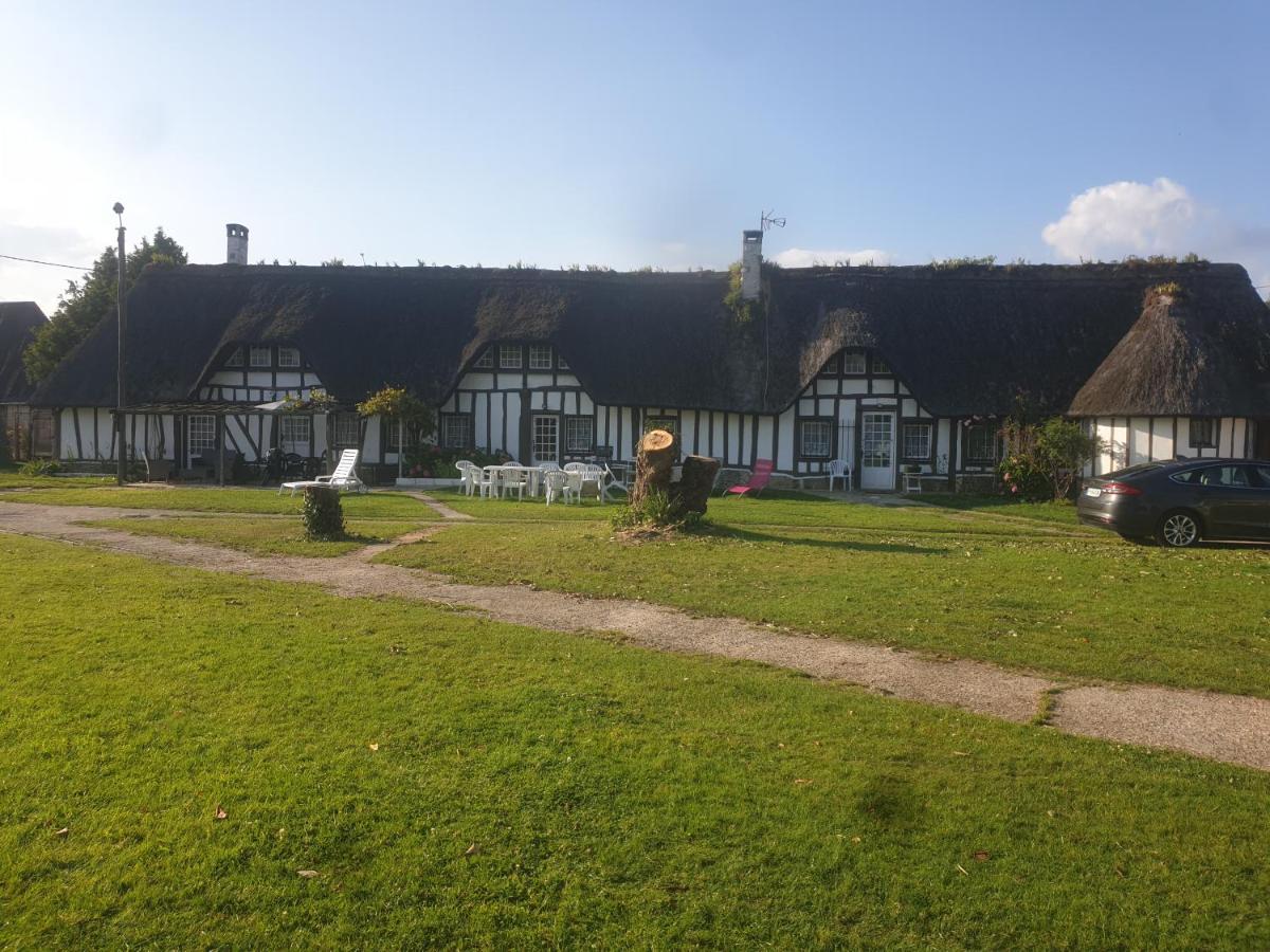 Chaumière du Château d'ô et sa mini ferme ,Gite 17 couchages - Housity