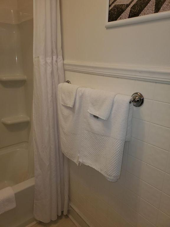 Greenwood Private Home Close to EVERYTHING - Housity