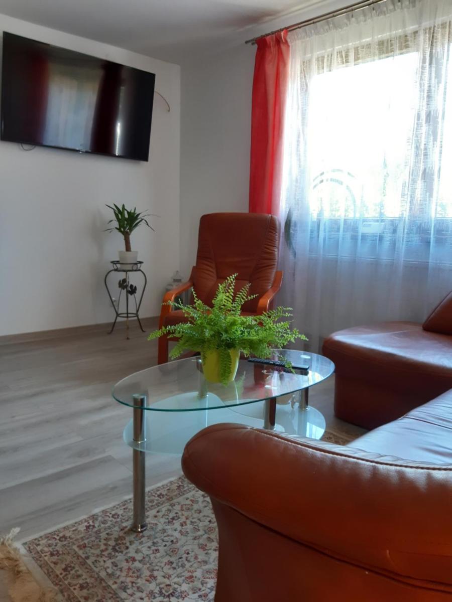 Domek Nieledwia - Housity