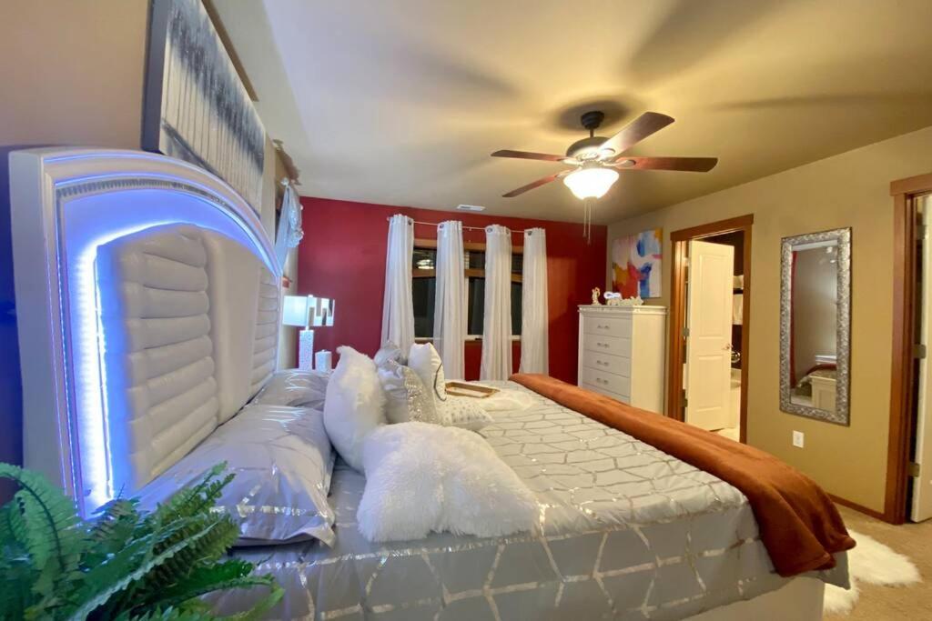 B6-SERENE VILLA-Romantic get-away while WFH - Housity