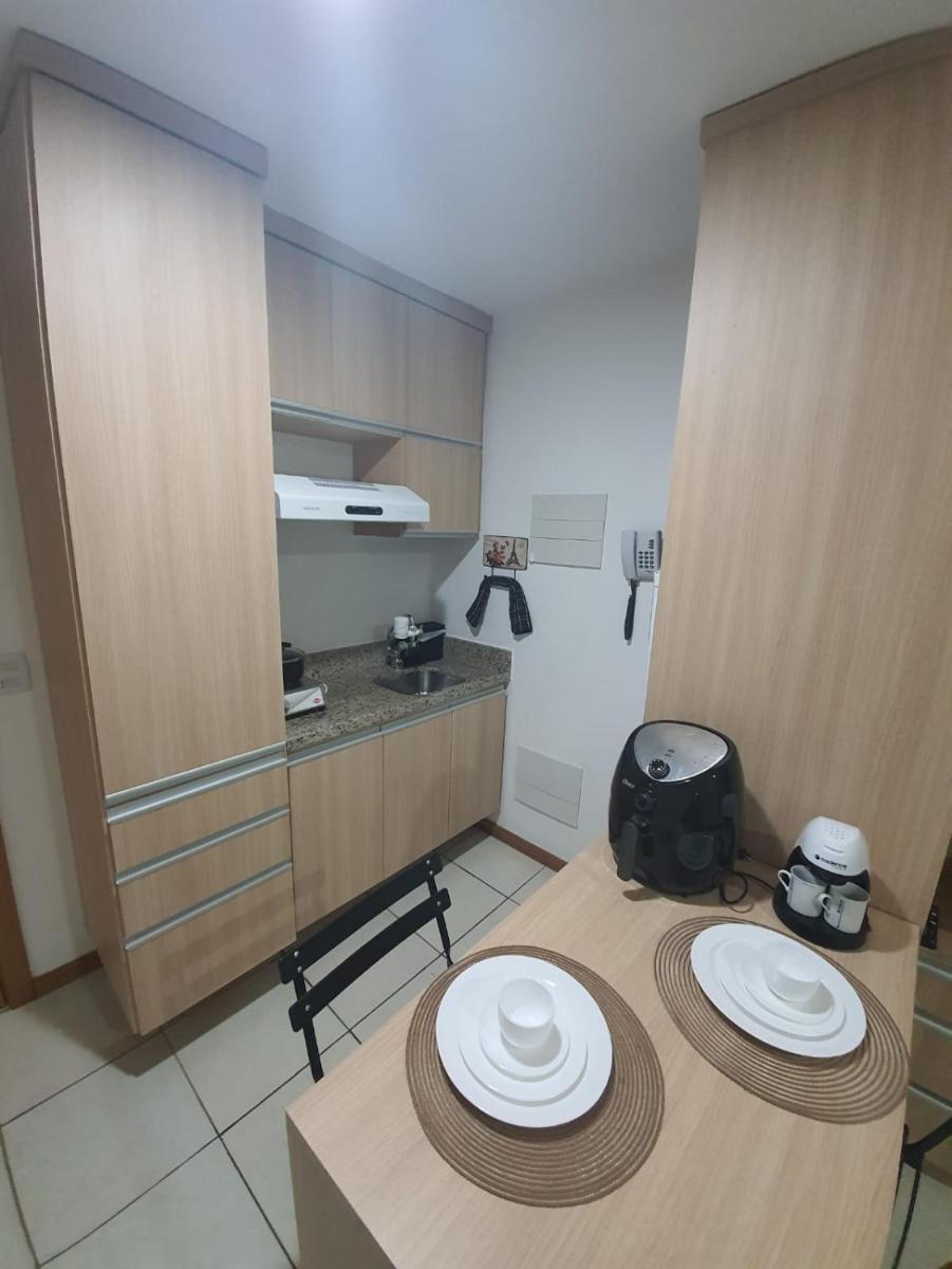 Flat no Life Resort com vista incrível do Lago - Housity