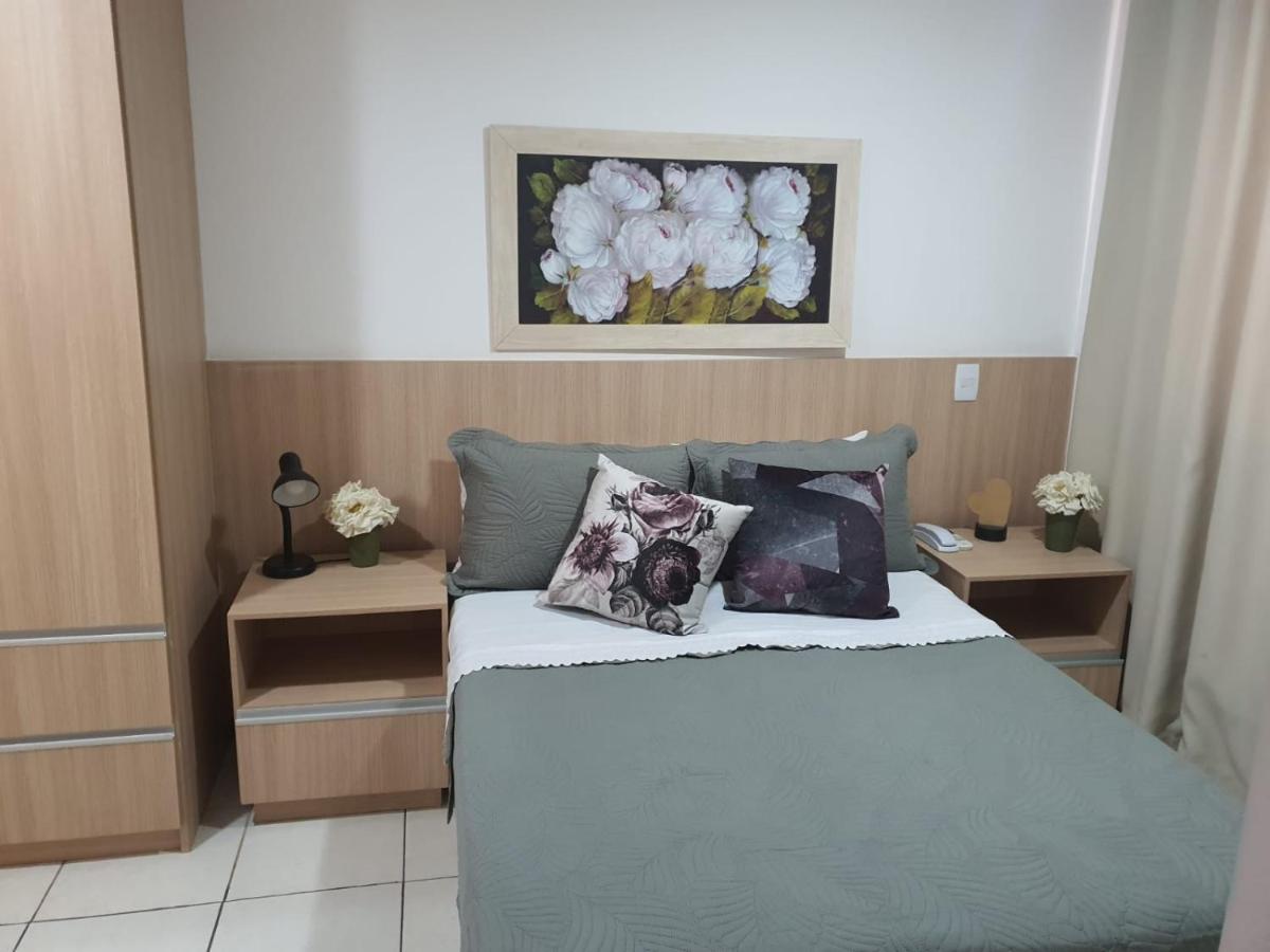 Flat no Life Resort com vista incrível do Lago - Housity