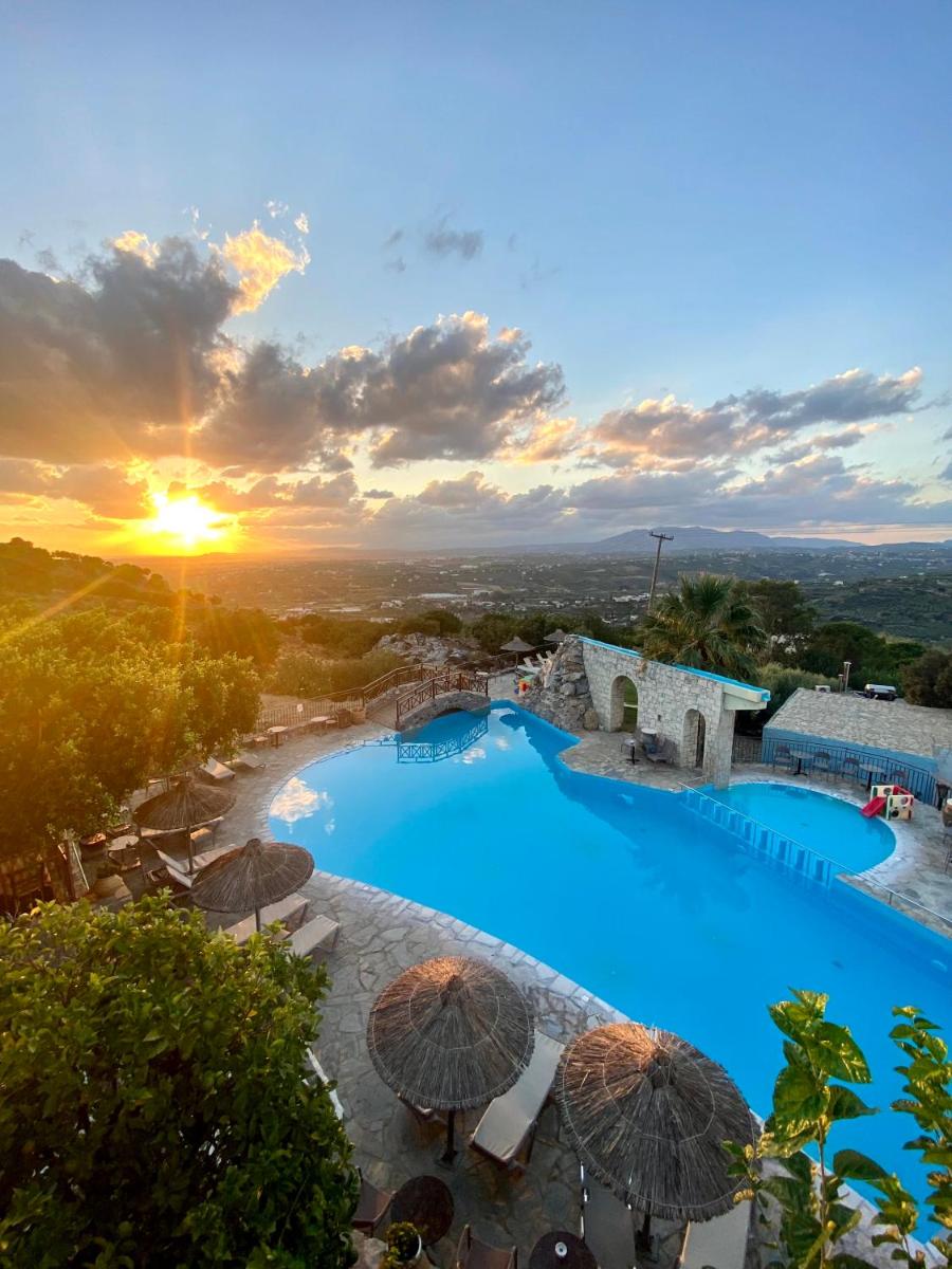 Arolithos Traditional Village Hotel - Housity