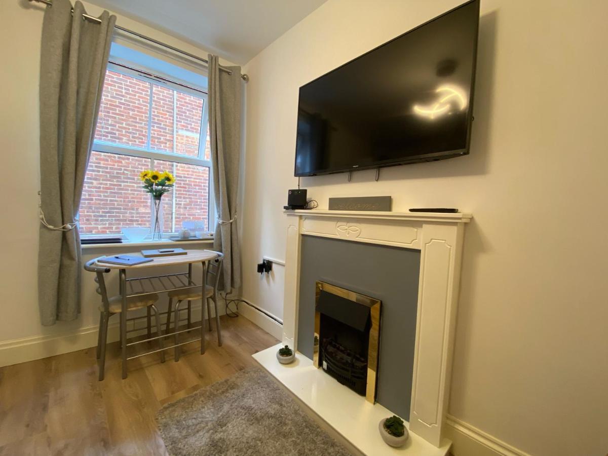 Hidden Gem Cottage, Driffield - Housity