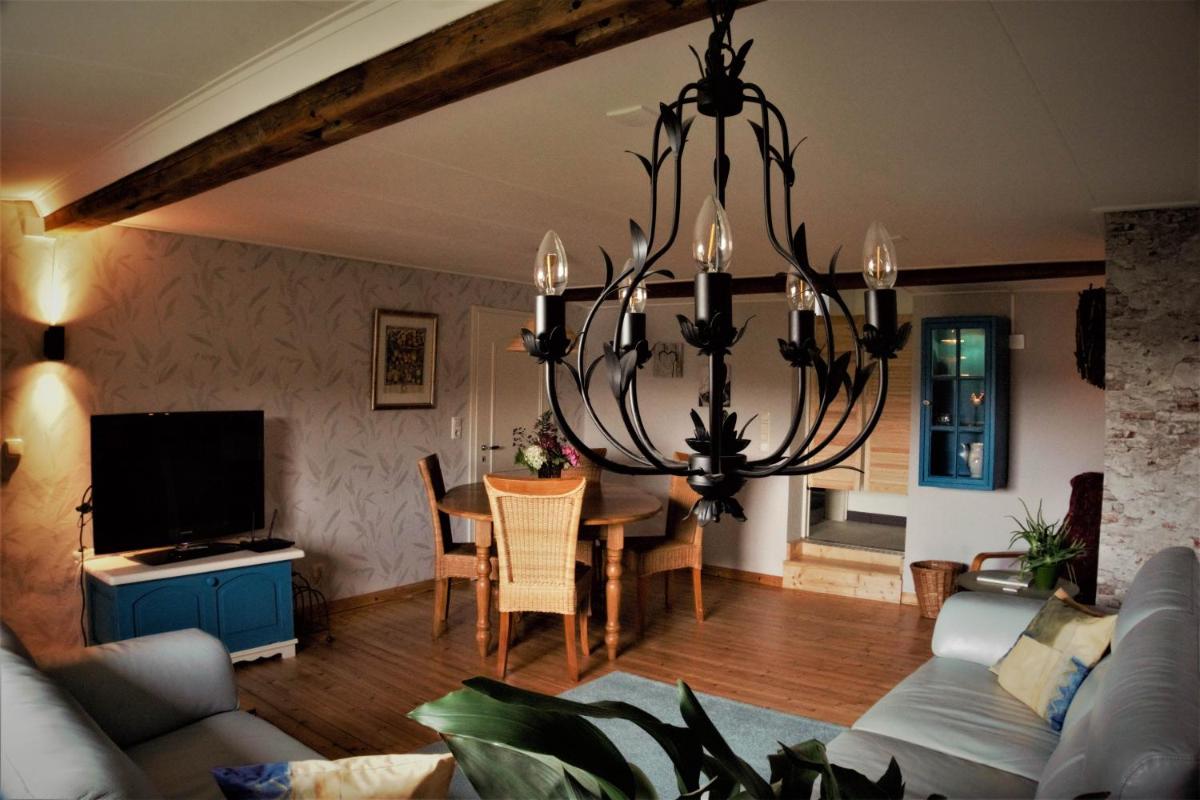Ferienhaus ROSENHOF Vulkaneifel - Housity