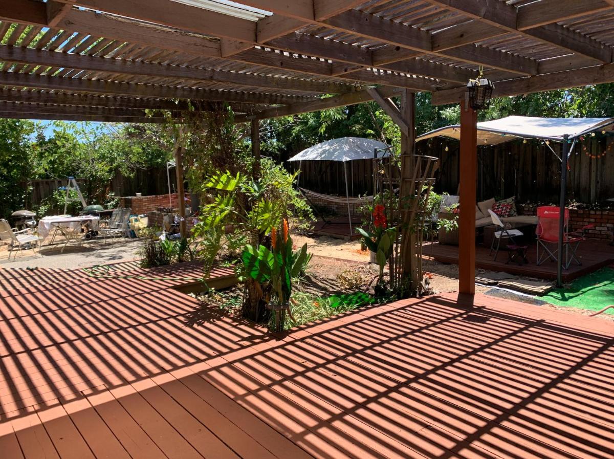 Private Retreat in Saratoga Cozy Rooms Expansive Yard Ideal Getaway - Housity