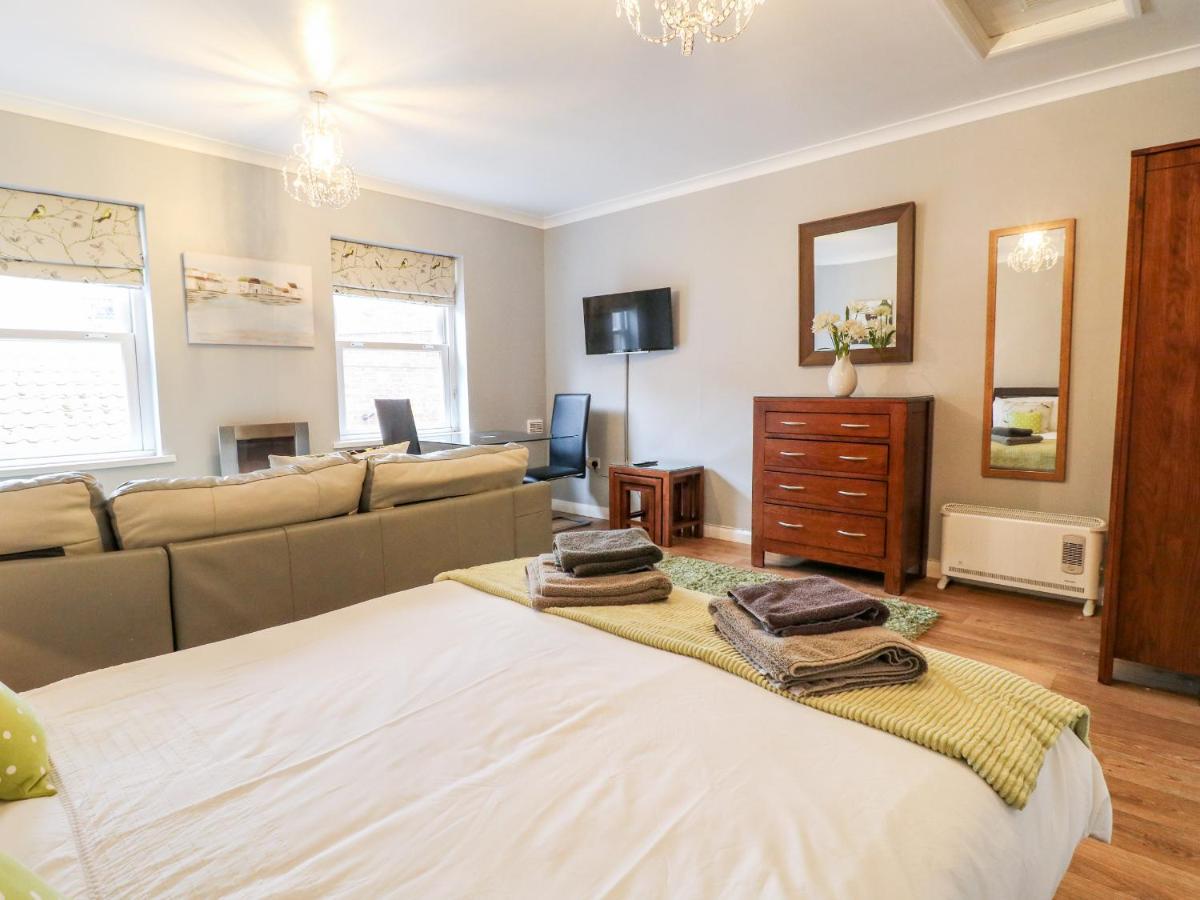 Grayz Studio - Housity