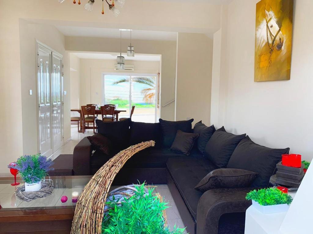 Beach Villa Roula 4 Bedroom in Ayia Napa - Housity