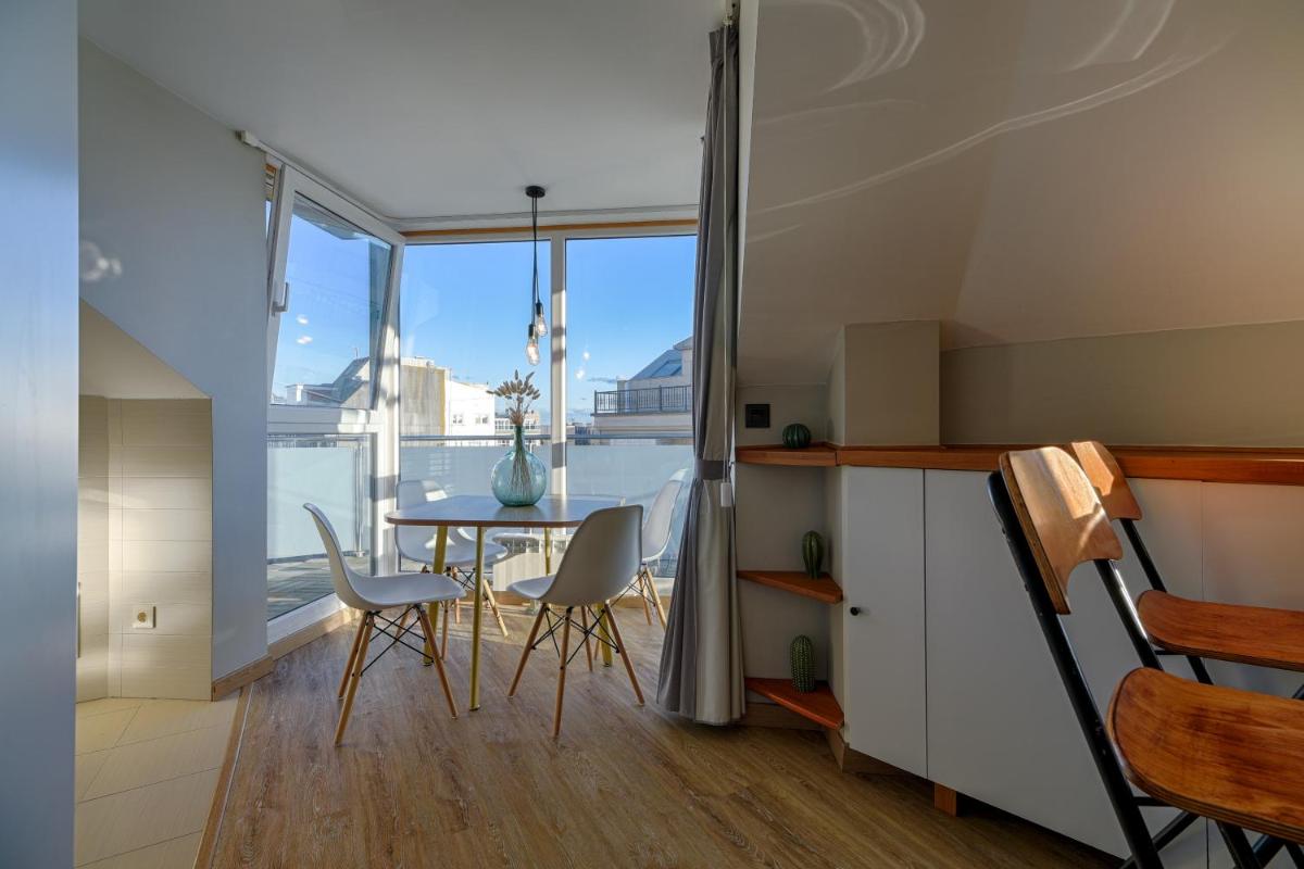 Riazor Bay by TheBlueWaveApartments com - Housity