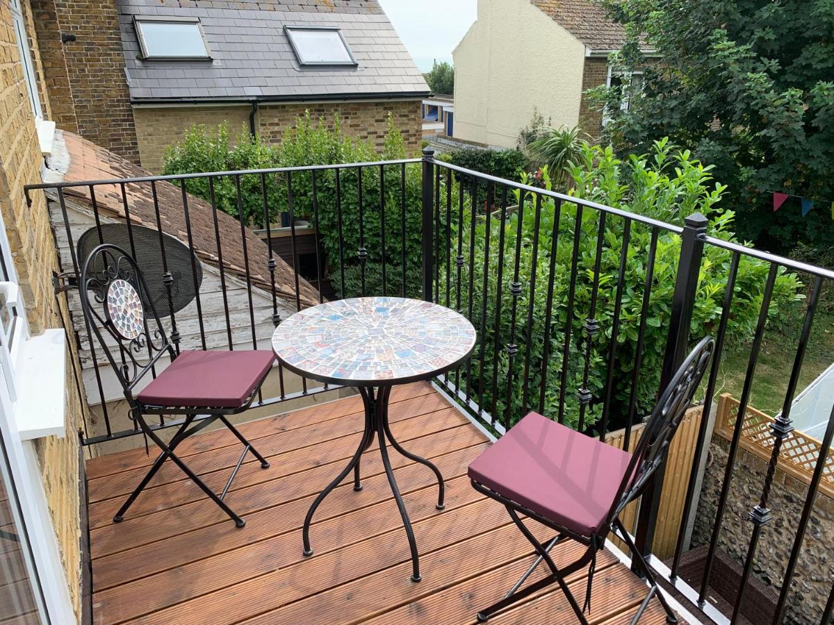 'Sandy Bottom' Broadstairs by the beach - Housity