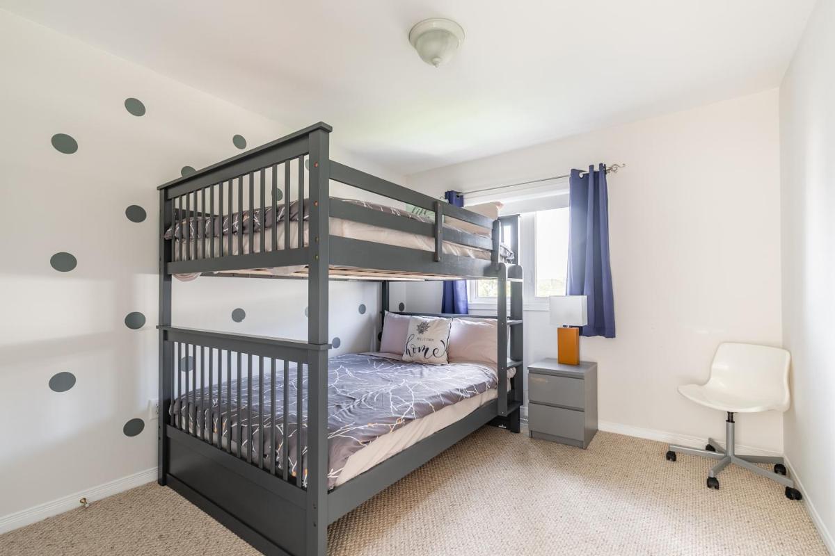 3BR 2BA Townhomes with HOT TUB &amp; BBQ by GLOBALSTAY - Housity