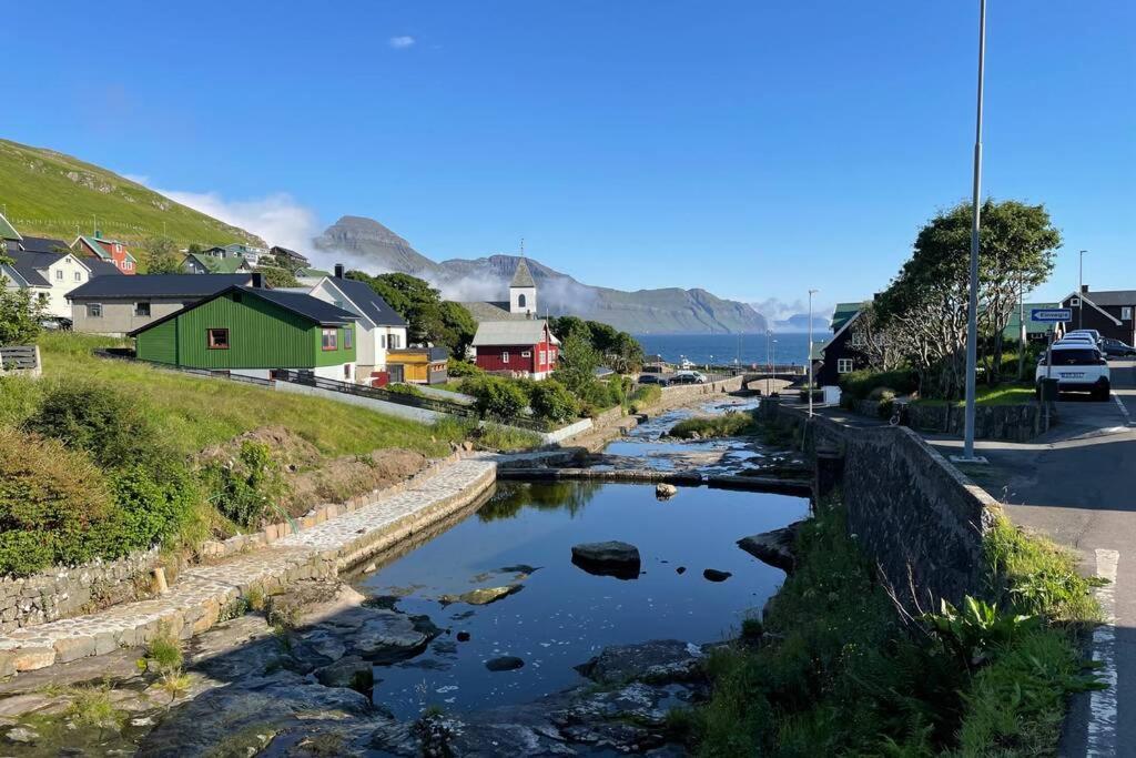 Suitetrails - Charming and Authentic Heritage Retreat in Kvívík - right next to the river