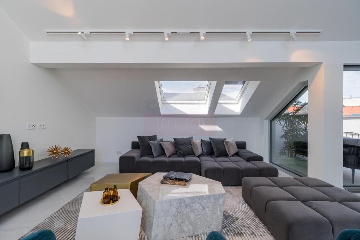 3 Bedroom Luxury Penthouse in Mitte - Housity