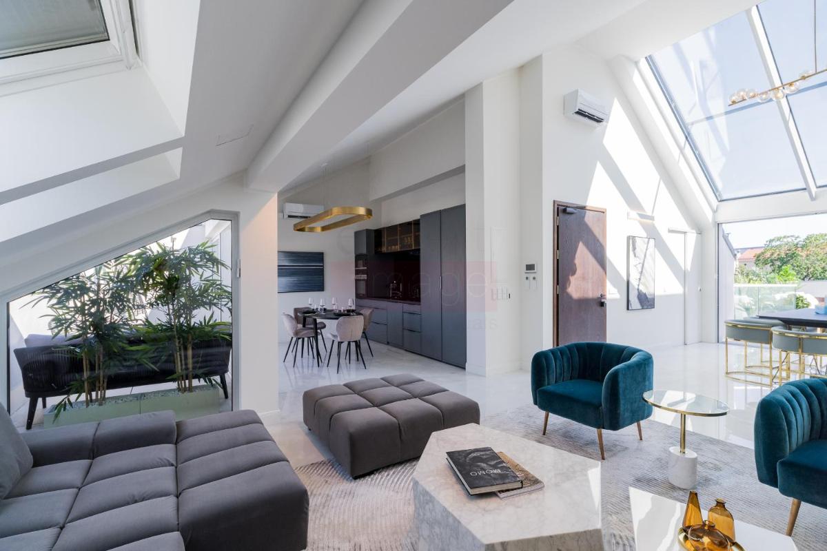 3 Bedroom Luxury Penthouse in Mitte - Housity