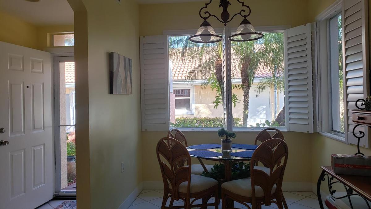 Suitetrails - Sunny and Breezy Falling Waters condo