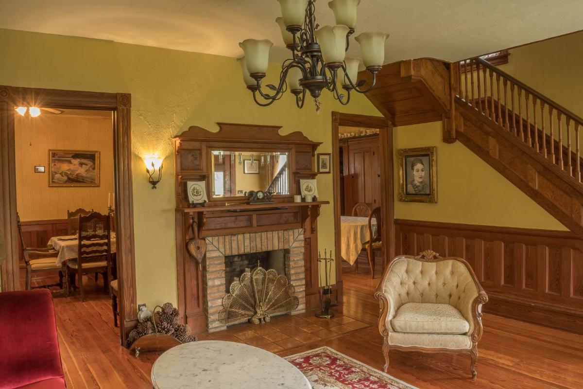 The Ann Stevens House - Housity