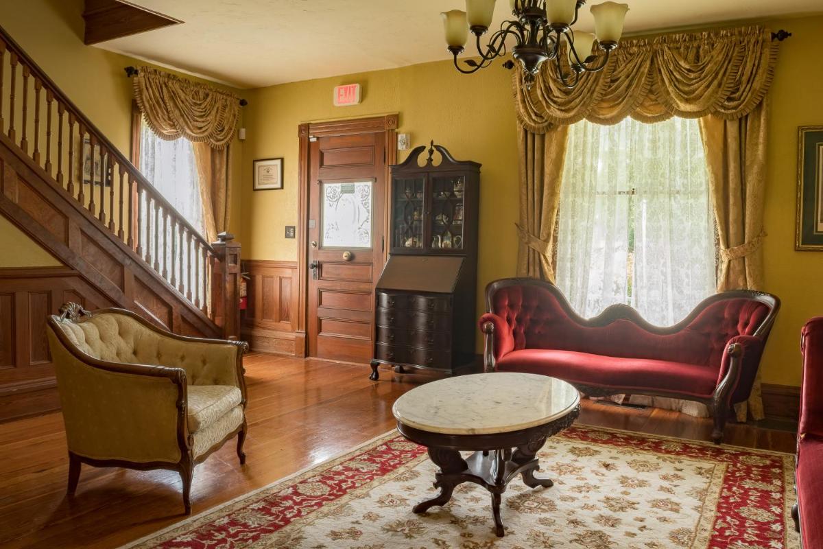 The Ann Stevens House - Housity