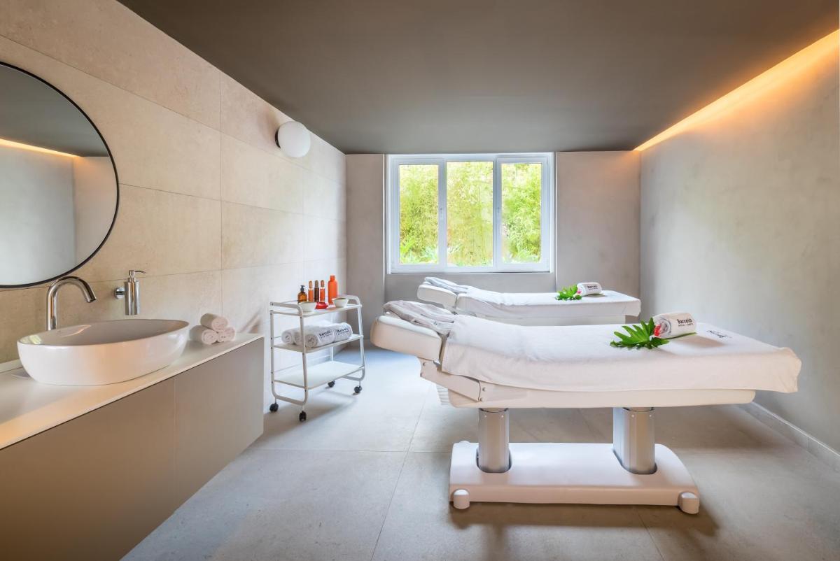 Cama o camas de una habitación en Barceló La Nucía Palms