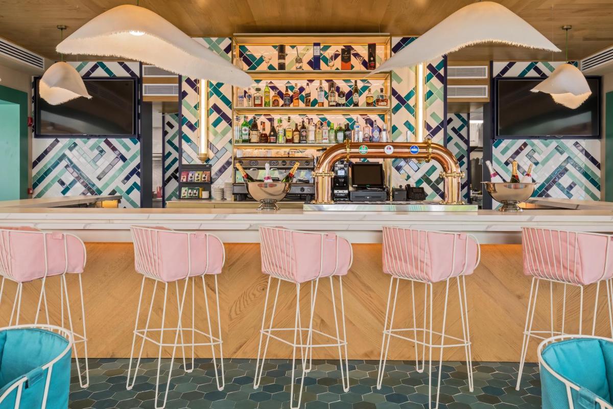 Un restaurante o sitio para comer en Barceló La Nucía Palms