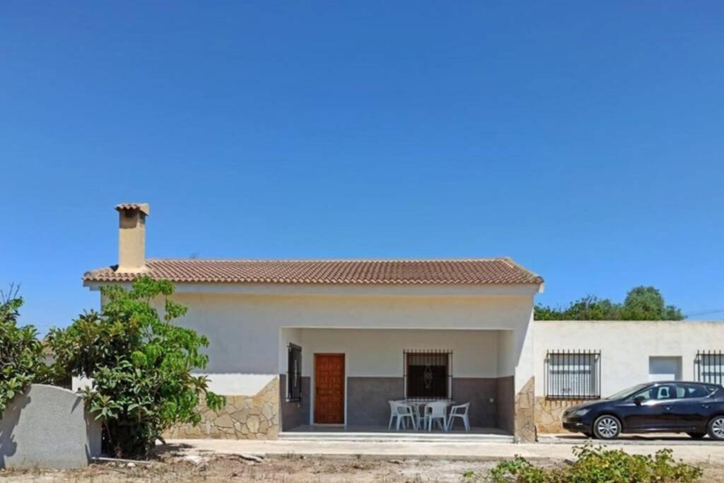 Villa rústica privada con gran chalet y piscina - Housity