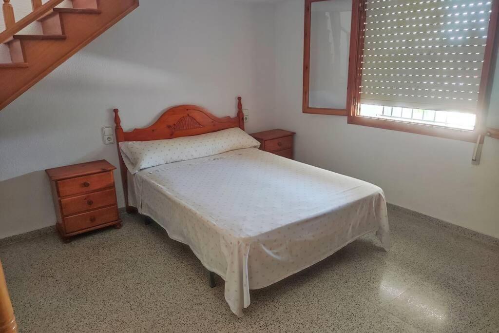 Villa rústica privada con gran chalet y piscina - Housity