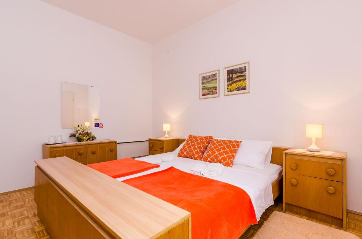Rooms Batina - Housity