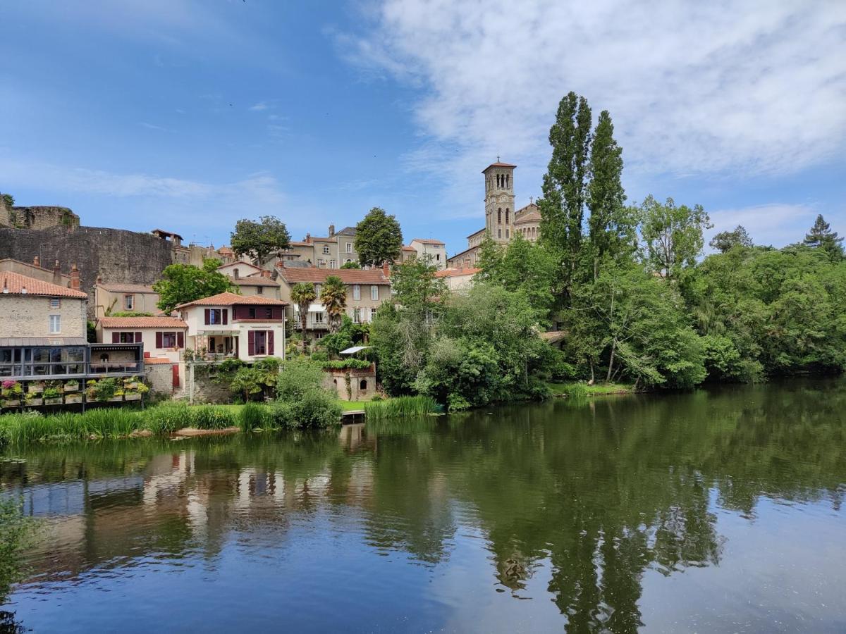 Suitetrails - Centre historique de Clisson avec Spa Intérieur