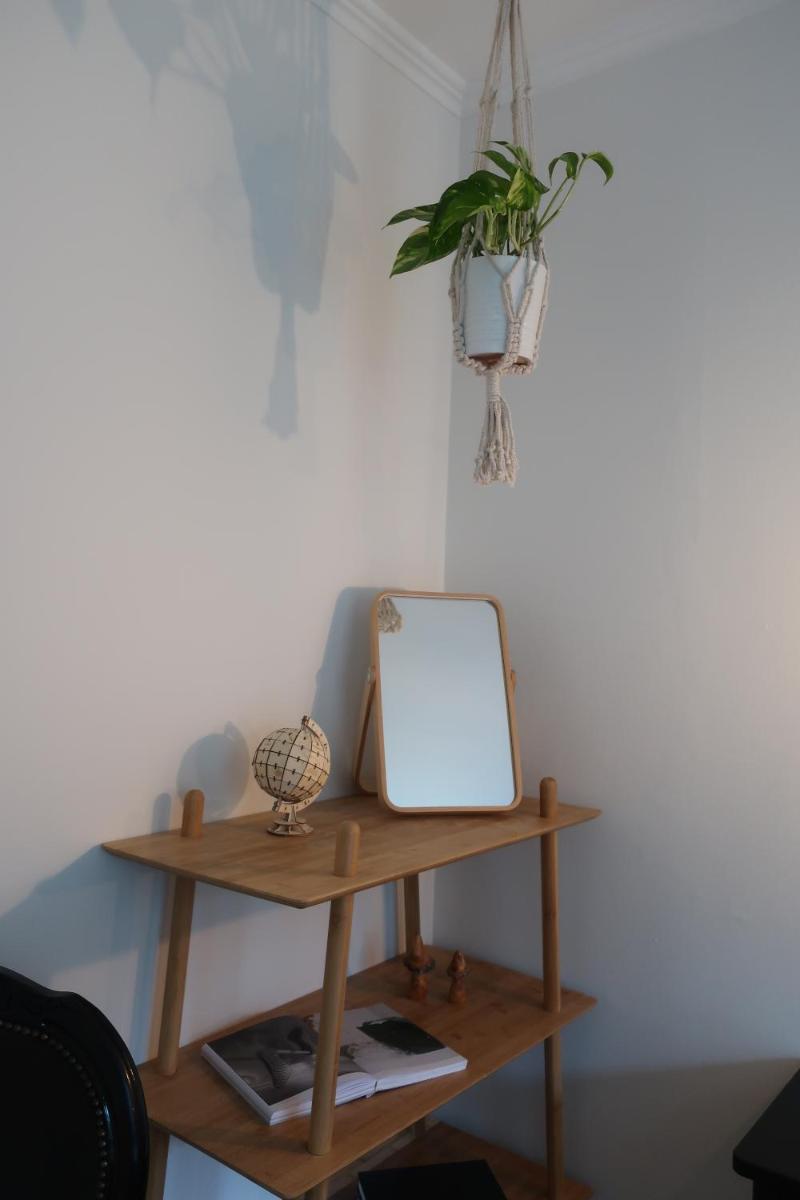 Lovely one bedroom rental with patio - Housity