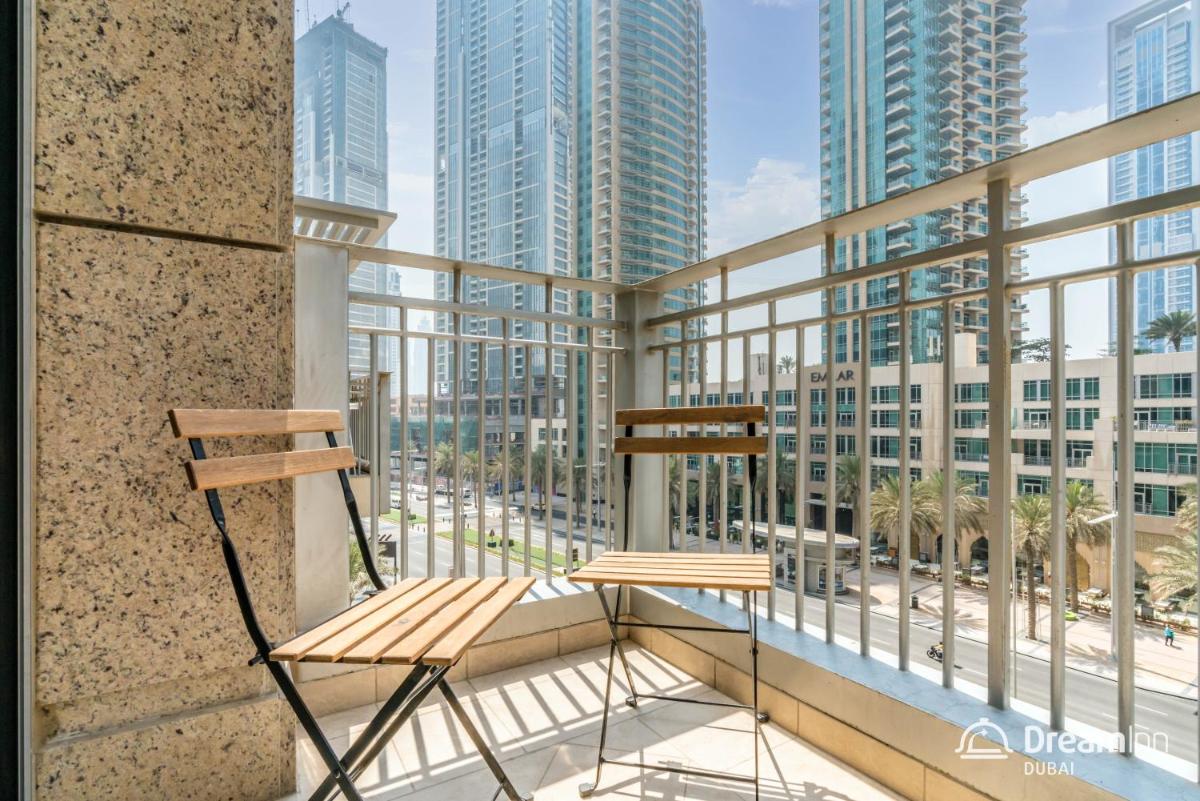 Dream Inn Apartments - Standpoint Tower - Housity
