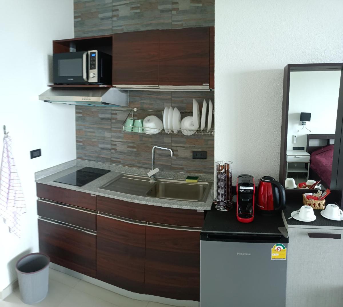 Beachfront Pool Villa and Apartment - Hizvo