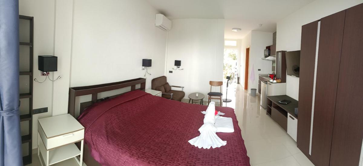 Beachfront Pool Villa and Apartment - Hizvo