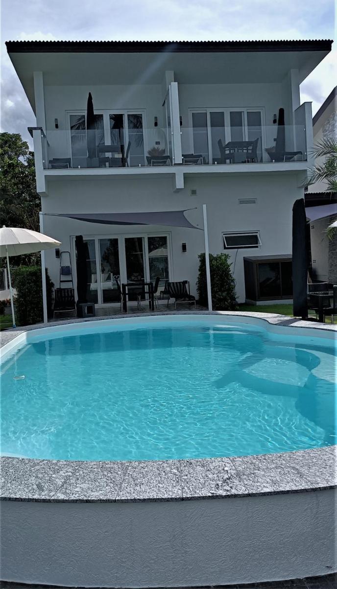 Beachfront Pool Villa and Apartment - Housity