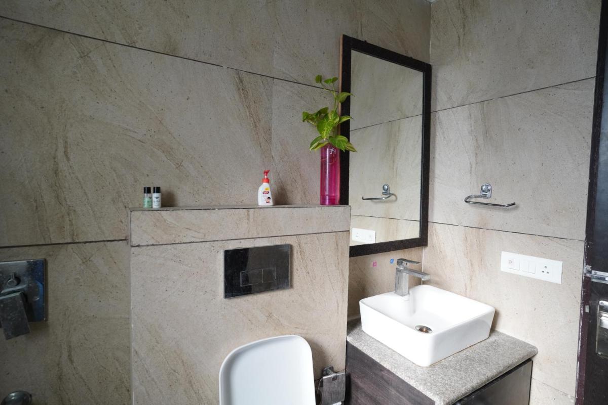 Suitetrails - Mansavi Villa Homestay