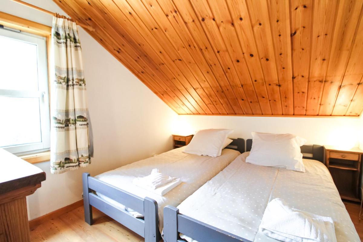 Charming 4-bedroom ski chalet with terrace - Housity