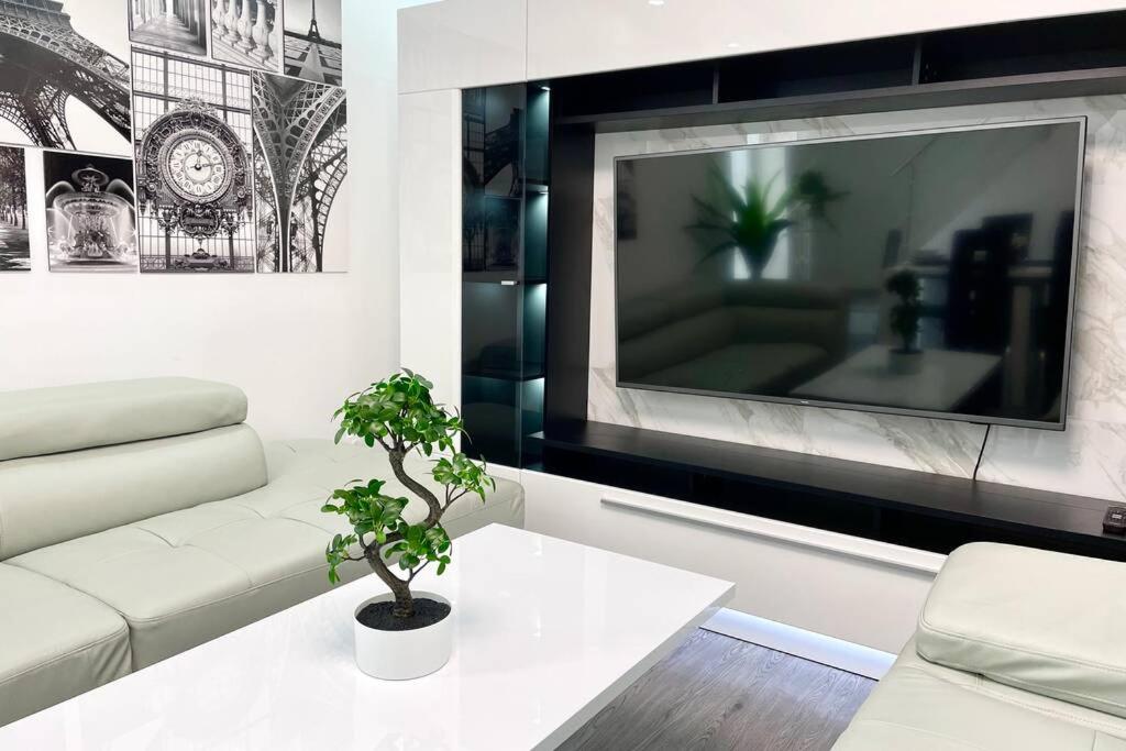 Magnifique villa de 110m2 - grand parking- 20min de Paris - Housity