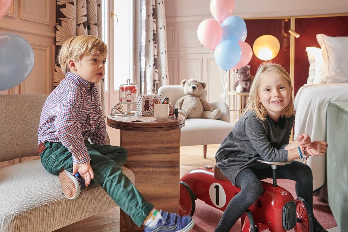 Enfants séjournant dans l'établissement Grand Powers Hotel
