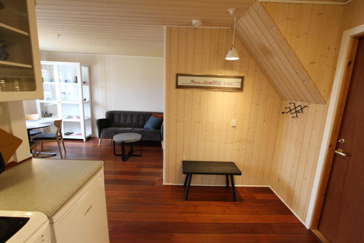 Suitetrails - Modern apartment near beach, marina & city centre